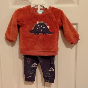 4/25$ 🦖 Pekkle Rust Orange Fuzzy Dino Two-Piece Set